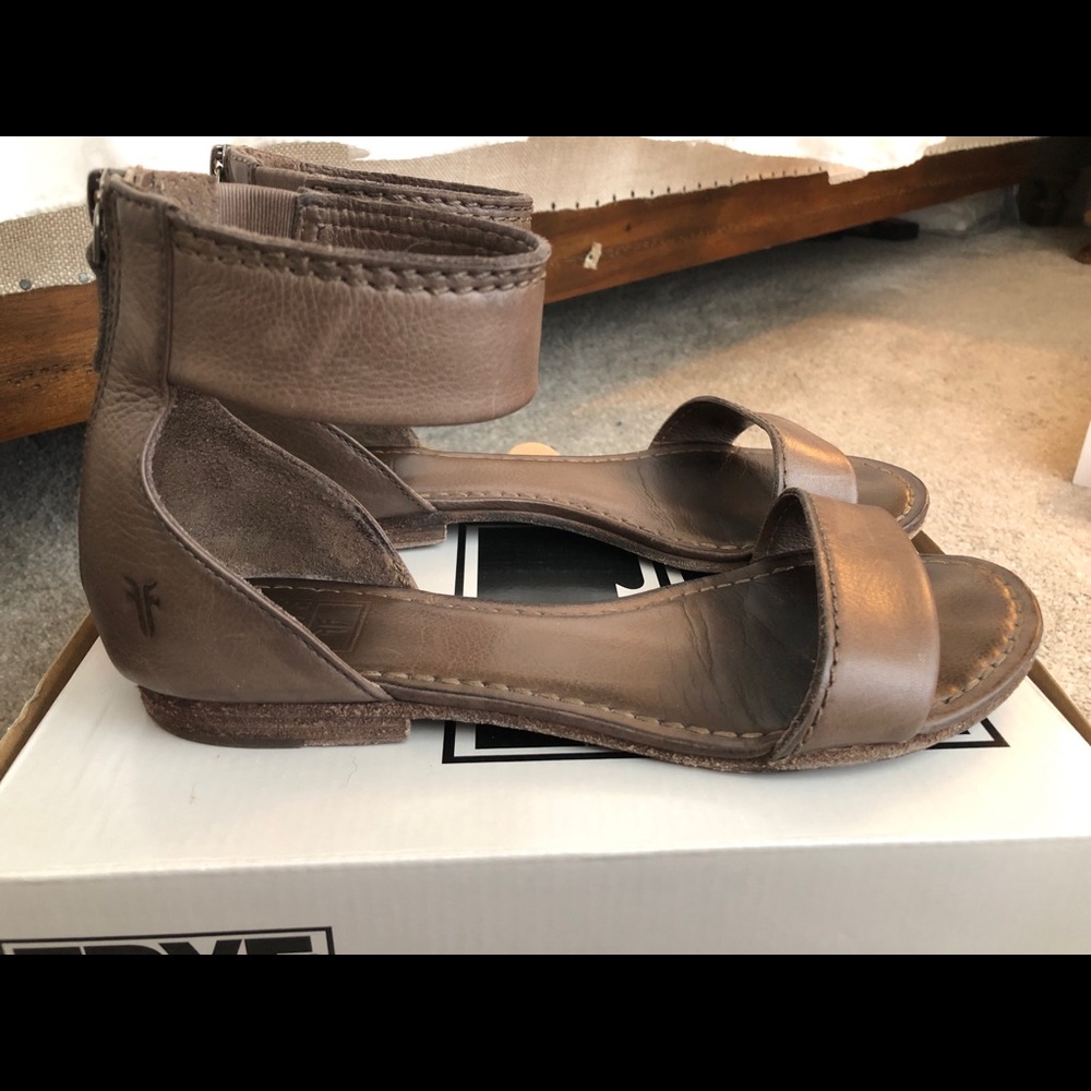 Frye Carson Sandals